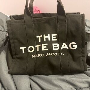 Michael kors medium tote bag